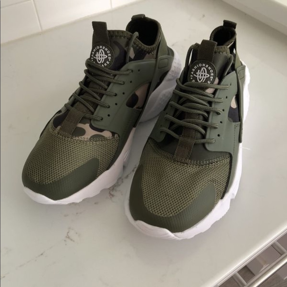 Athletic Running Shoes